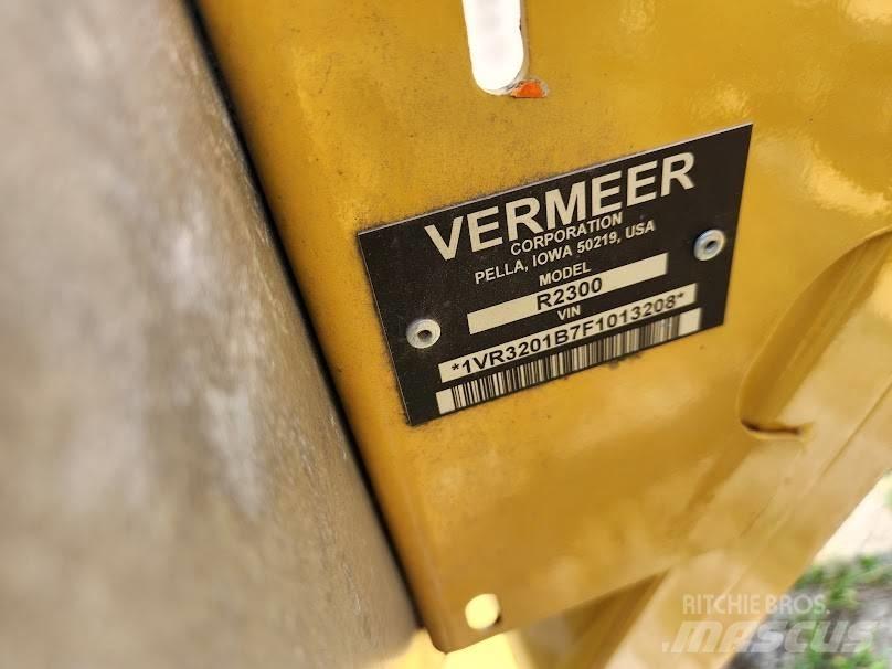 Vermeer R2300 Okretači i sakupljači sena