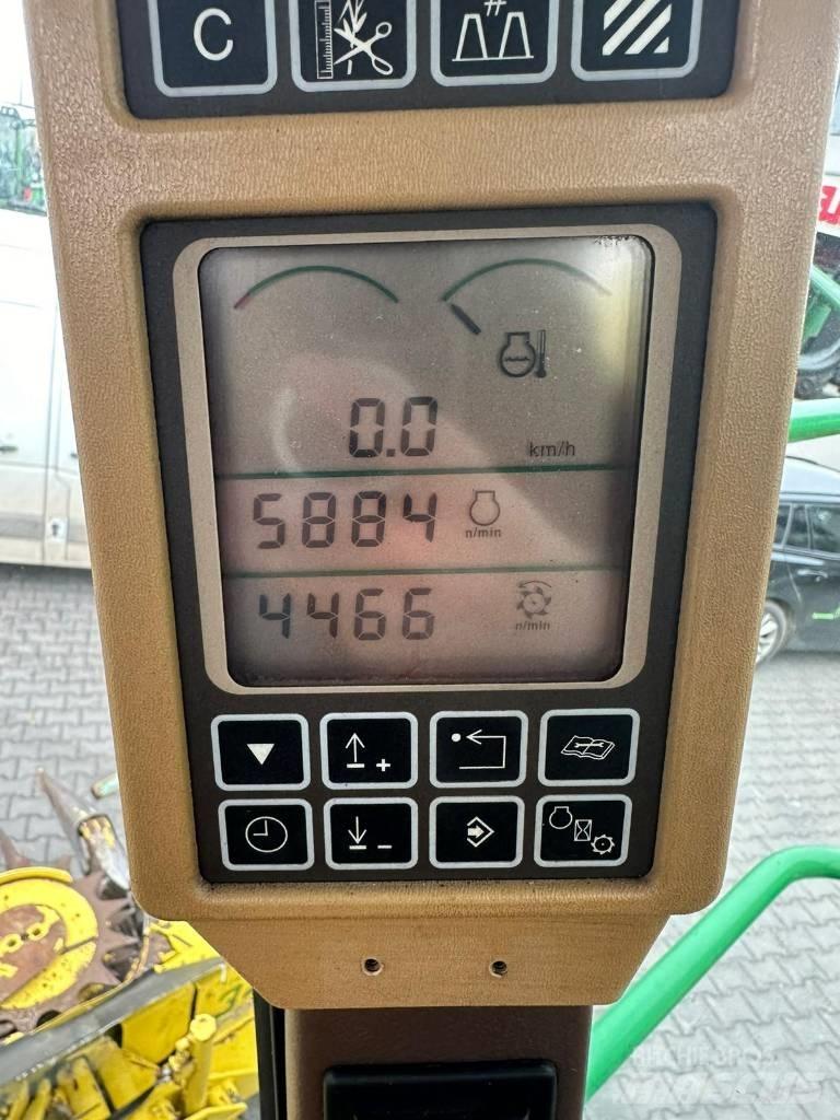 John Deere 7300 Mašine za stočnu hranu sa sopstvenim pogonom