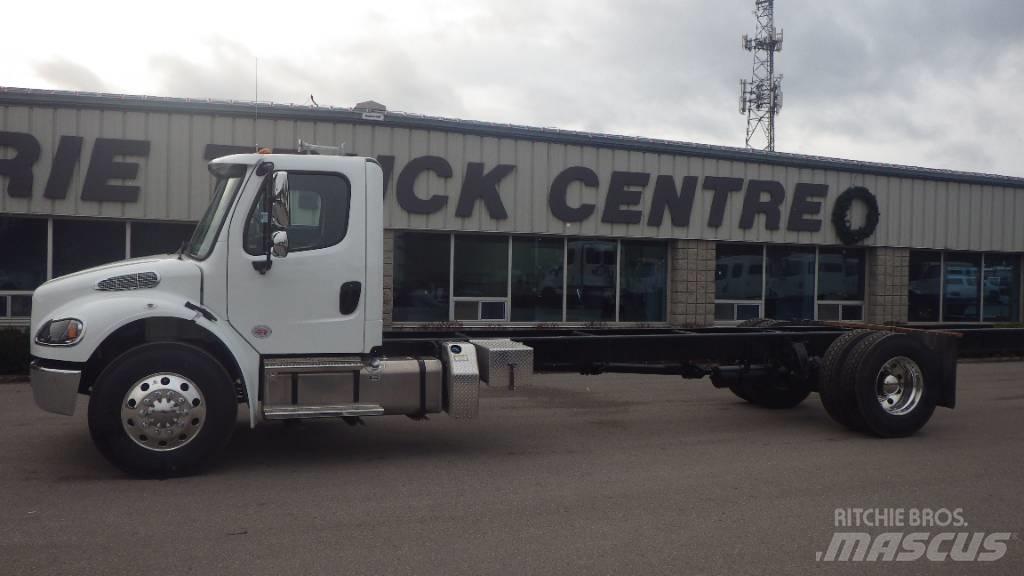 Freightliner M2 106 Kamioni-šasije