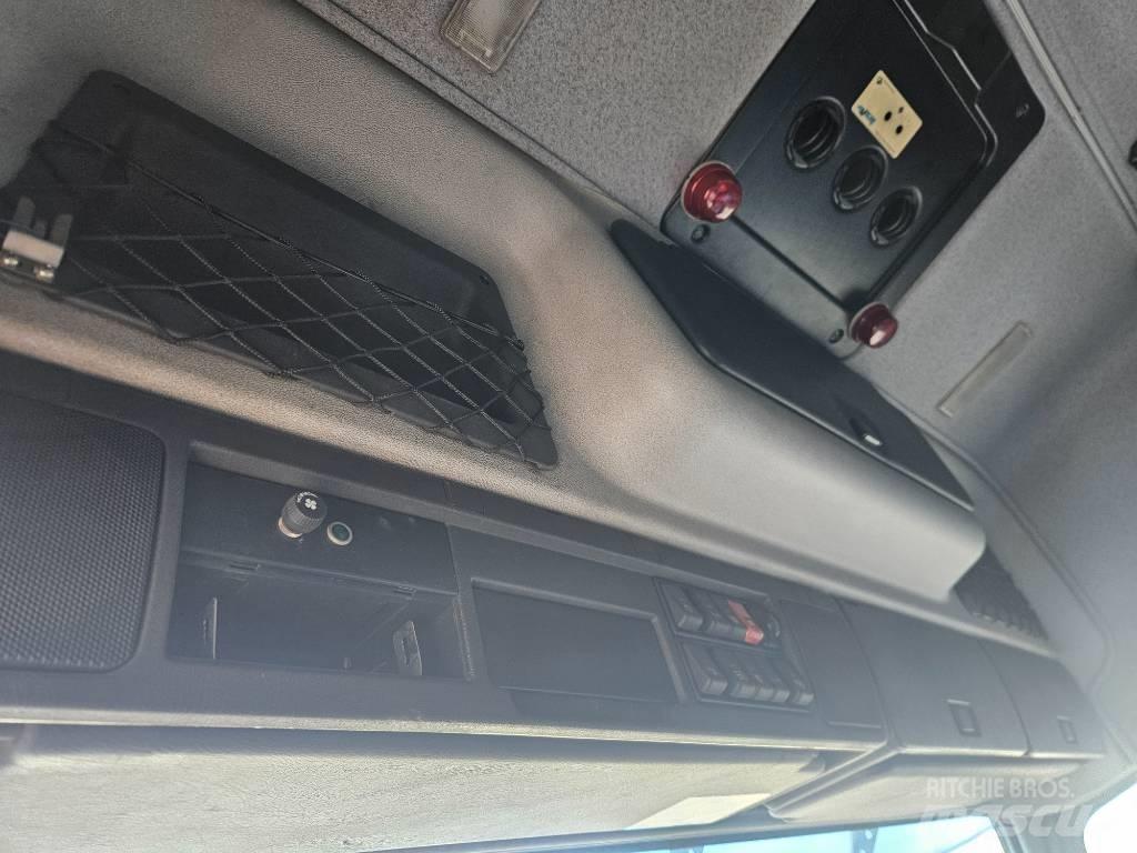 Volvo FM12 420 8x2 Kamioni za podizanje kablova
