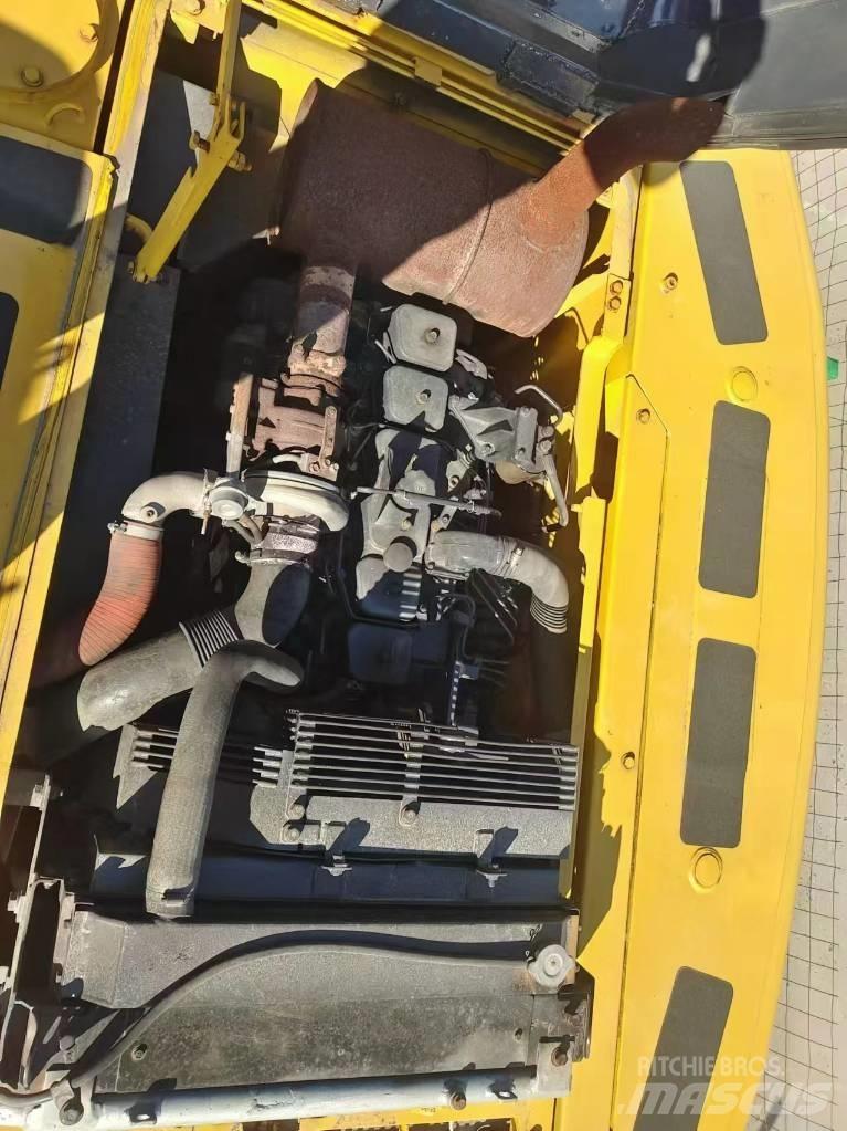 Komatsu PC 220 Bageri guseničari
