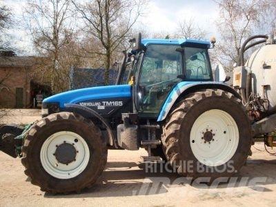 New Holland TM 165 Traktori