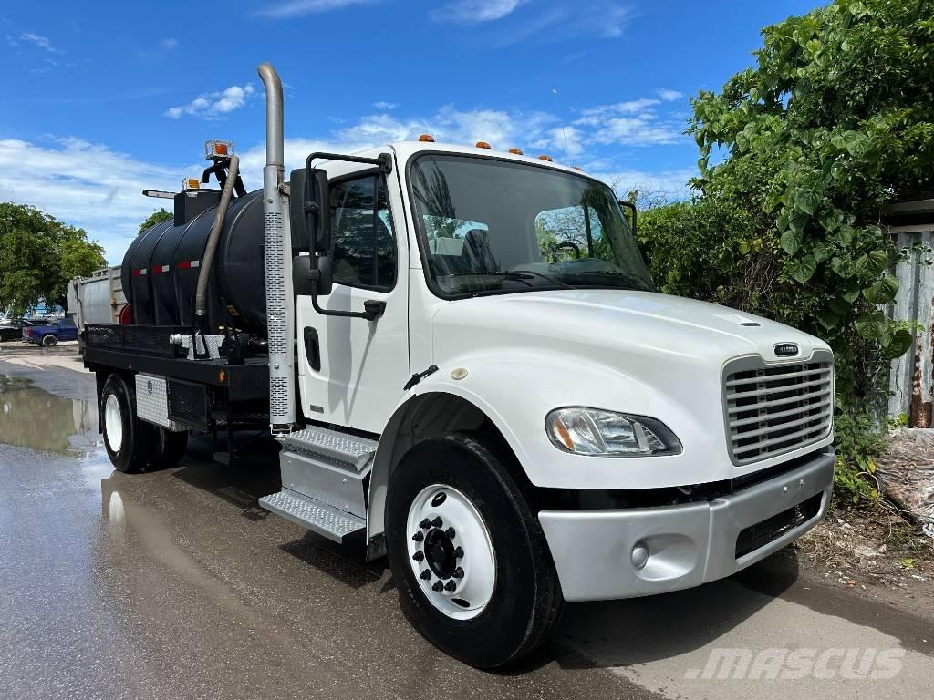 Freightliner M2 Kombi vozila/ vakum kamioni