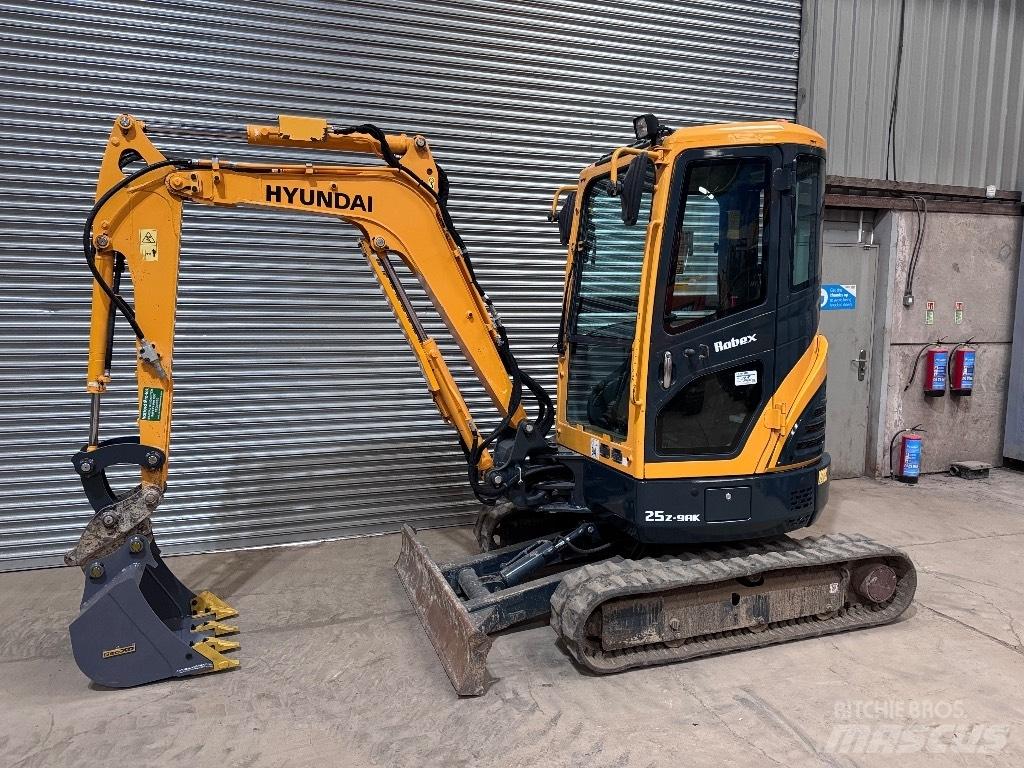 Hyundai R25Z-9 AK Mini bageri < 7t