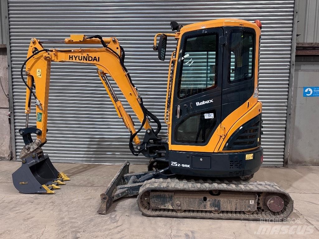 Hyundai R25Z-9 AK Mini bageri < 7t