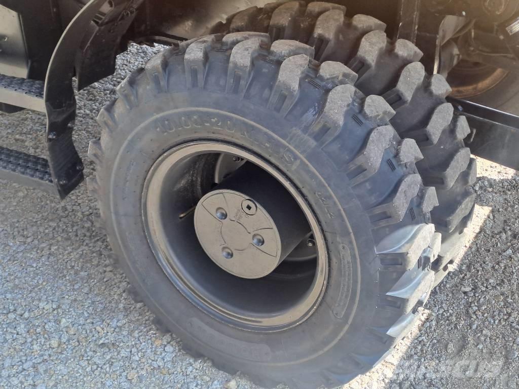 CAT M318F Bageri točkaši