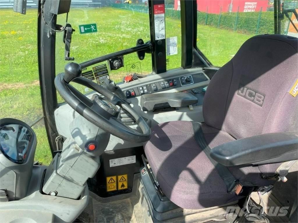 JCB TM 220 - 40 KM/H Poljoprivredni teleskopski utovarivači