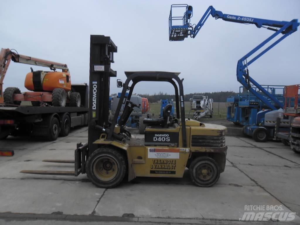 Daewoo Doosan D 40S Dizelski viljuškari