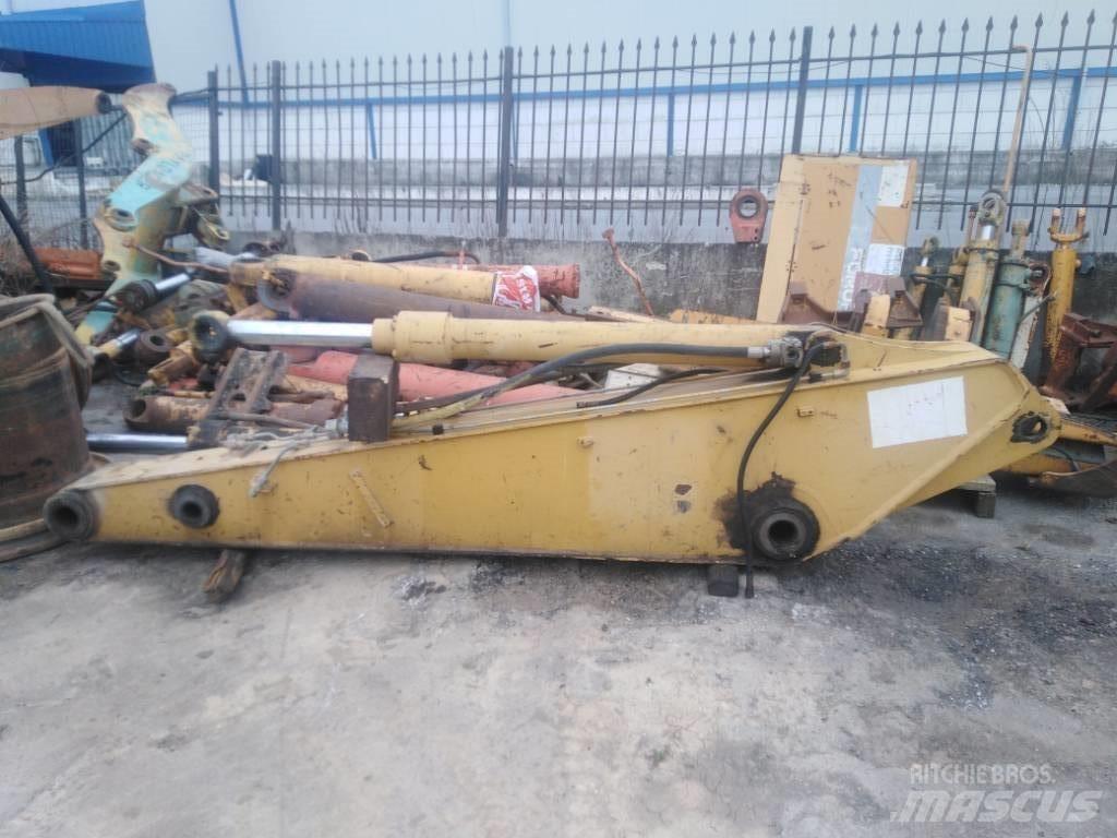 CAT M 318 Šasija i vešenje