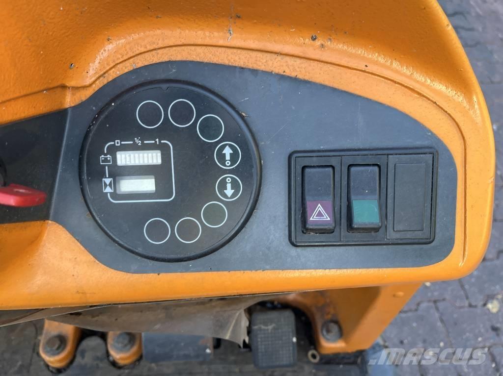 Still R06    V-4254 Tegljači