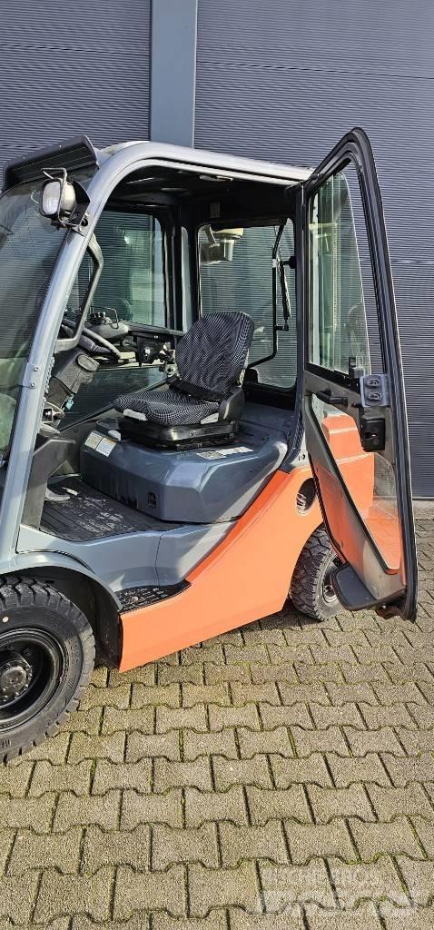 Toyota 02-8FDF25 Plinski viljuškari