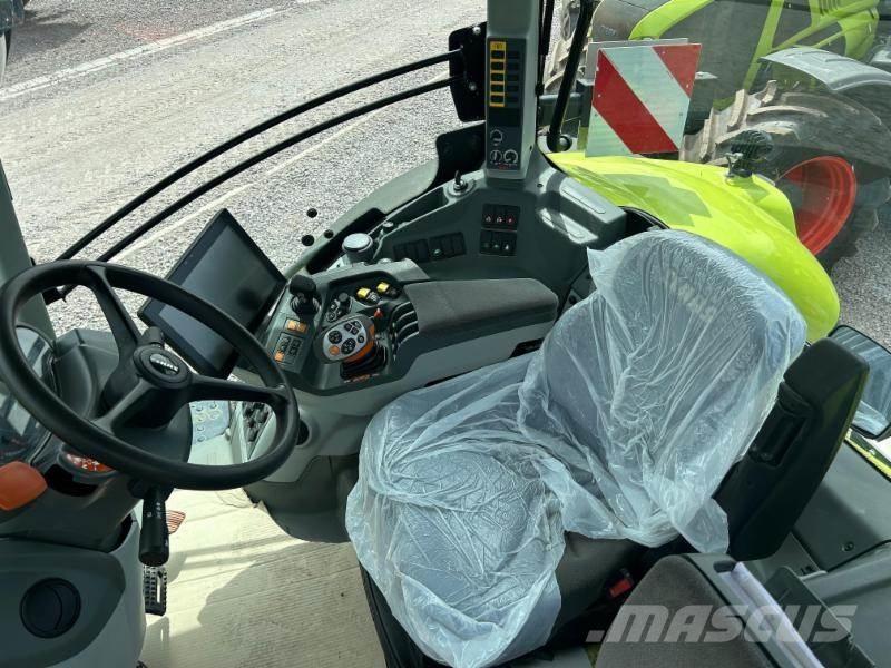 CLAAS AXION 870 Traktori