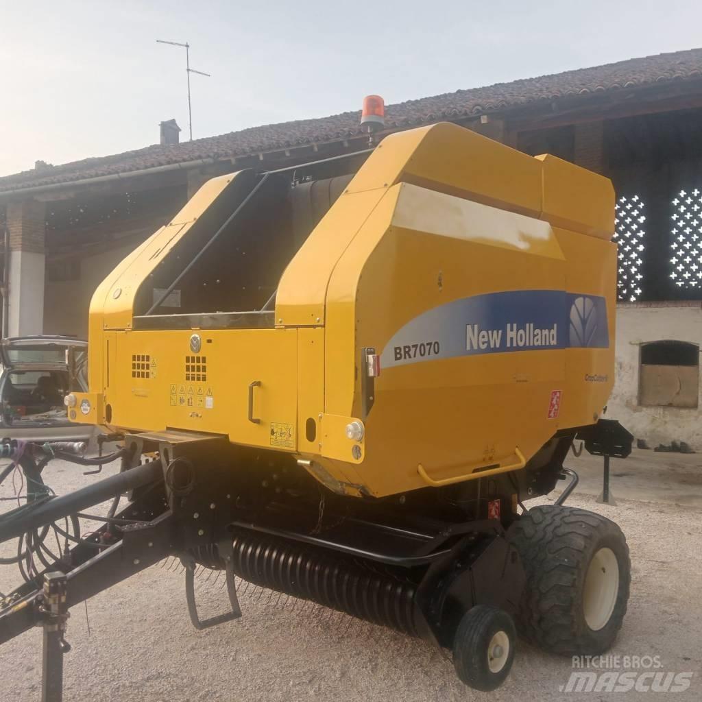 New Holland BR 7070 Prese/balirke za rolo bale