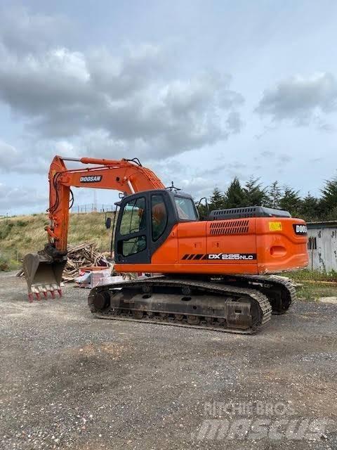 Doosan DX 225 NLC Bageri guseničari