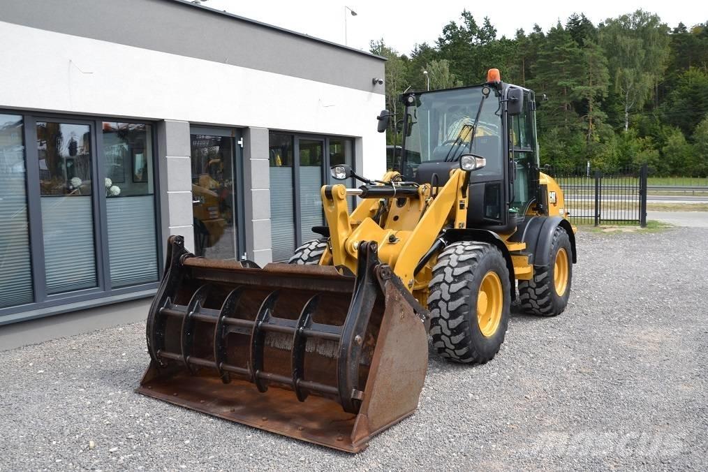 CAT 908 M Utovarivači na točkove