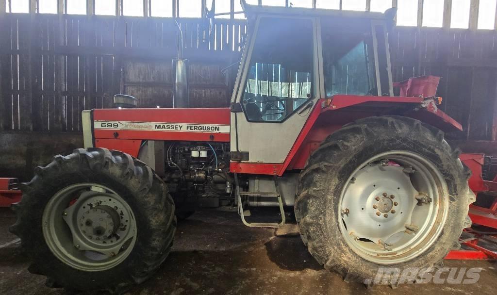 Massey Ferguson 699 Traktori