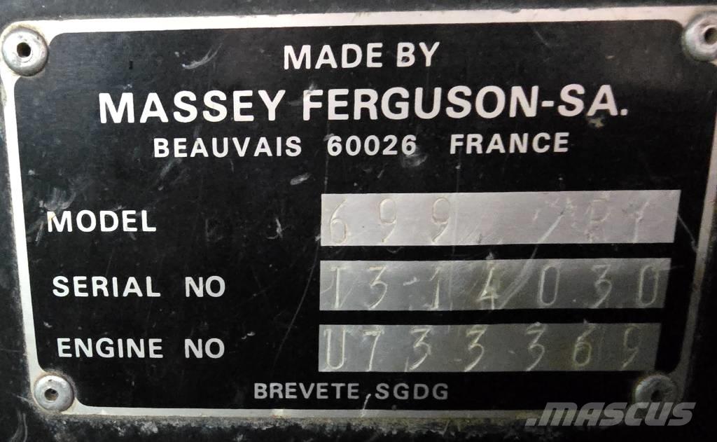 Massey Ferguson 699 Traktori