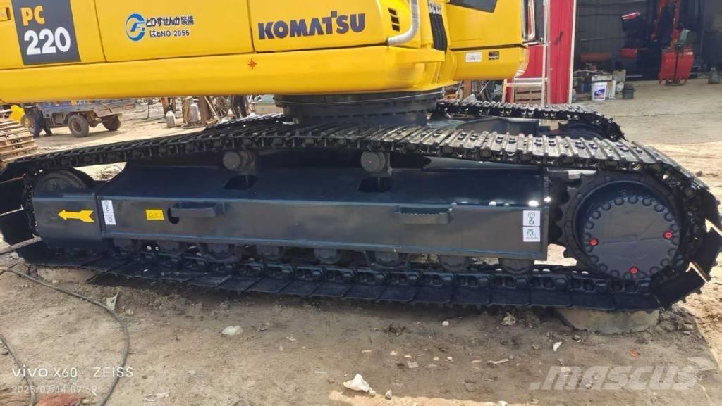 Komatsu 220 Bageri guseničari