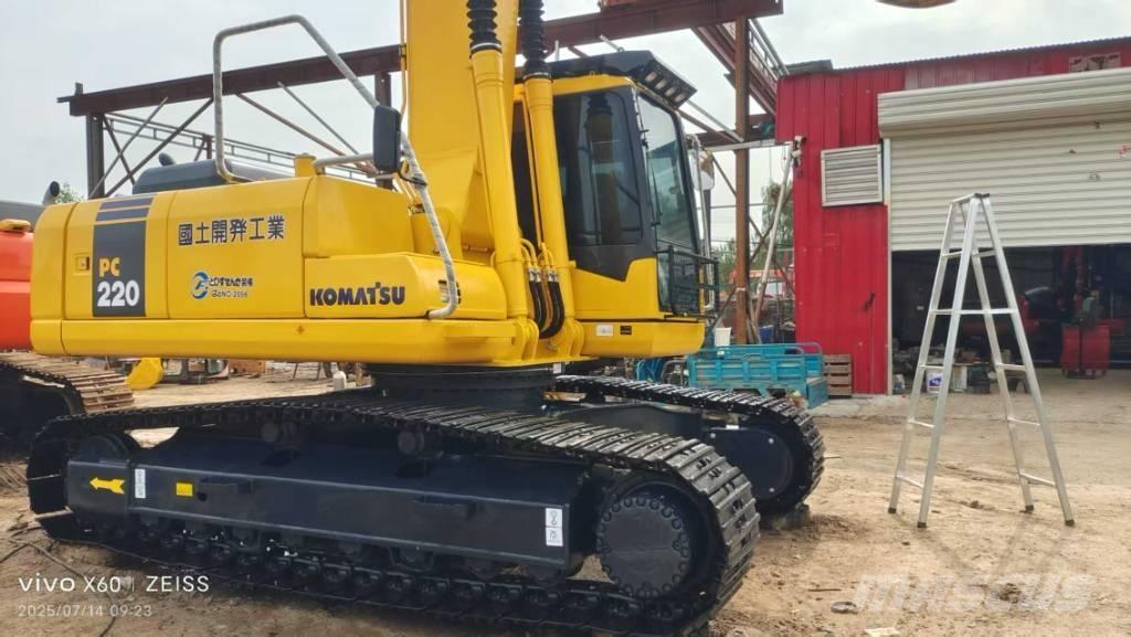 Komatsu 220 Bageri guseničari