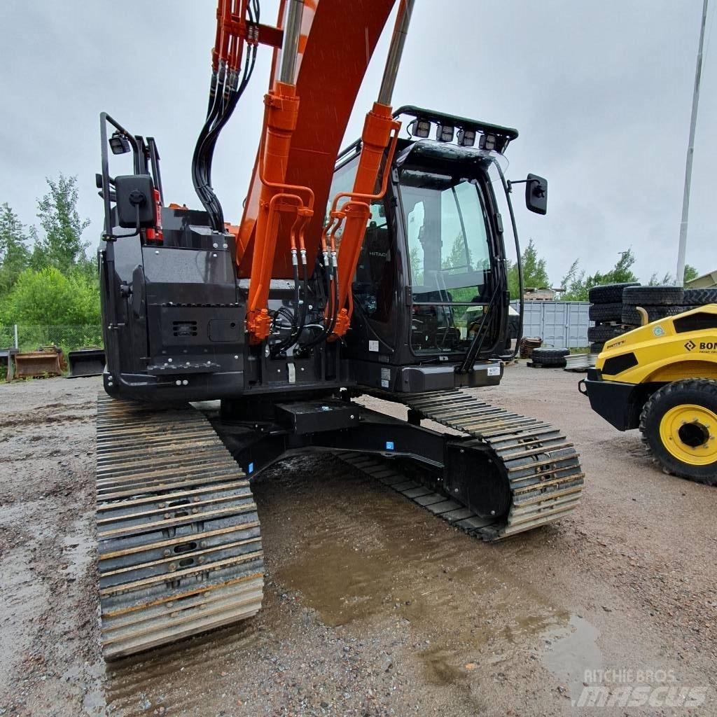 Hitachi ZX225USRLC-7 Bageri guseničari