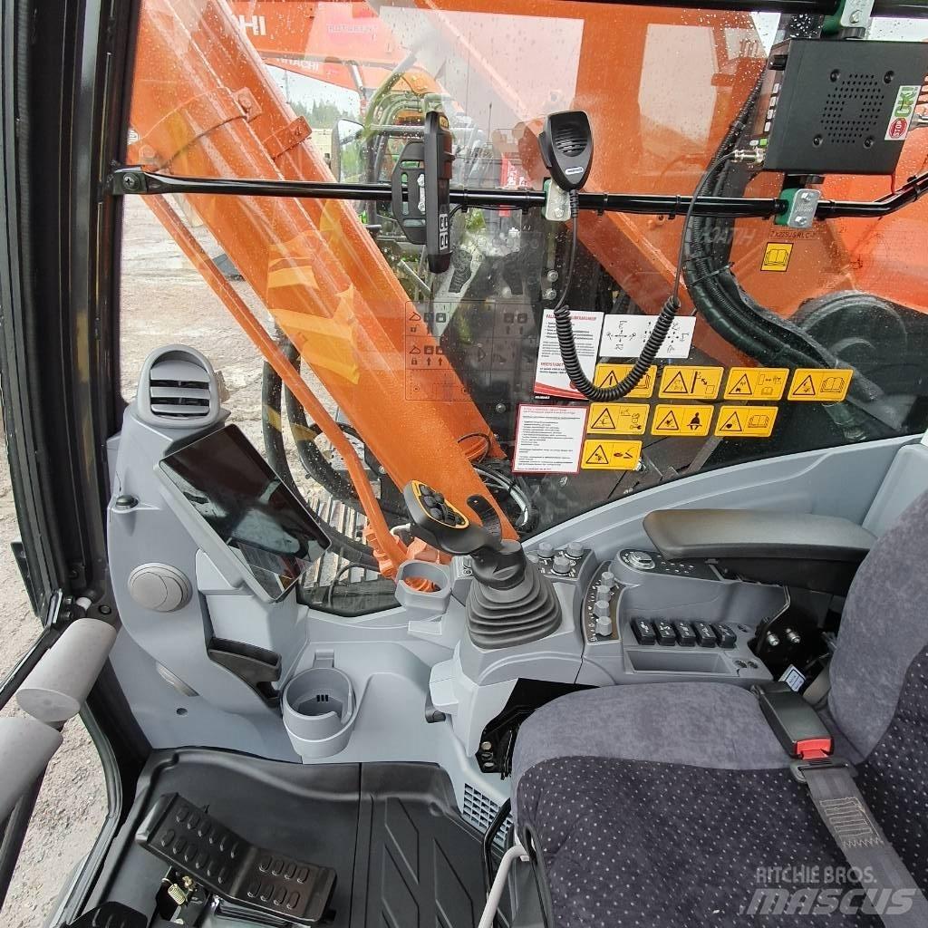 Hitachi ZX225USRLC-7 Bageri guseničari