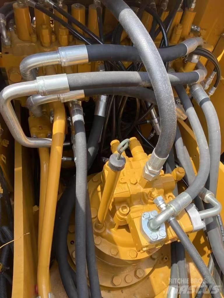 CAT 320D2 Bageri guseničari