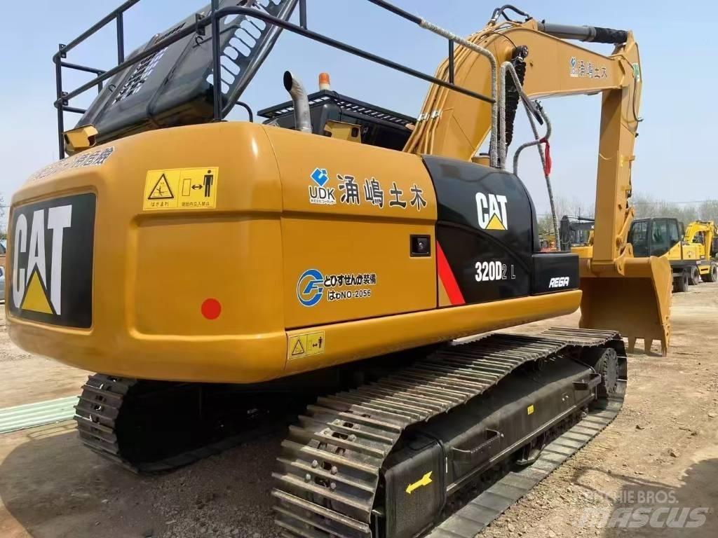 CAT 320D2 Bageri guseničari