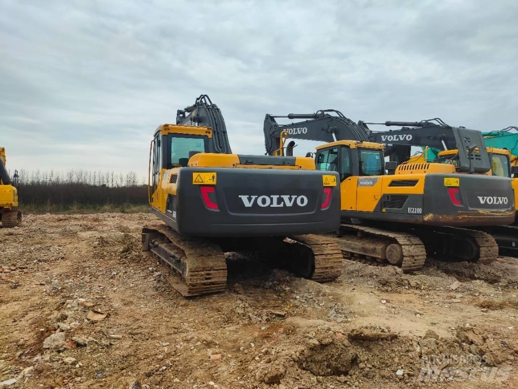 Volvo EC220D Bageri guseničari