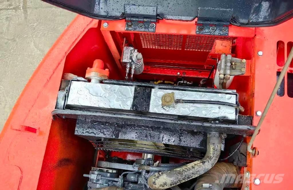 Doosan DX 140 Bageri guseničari