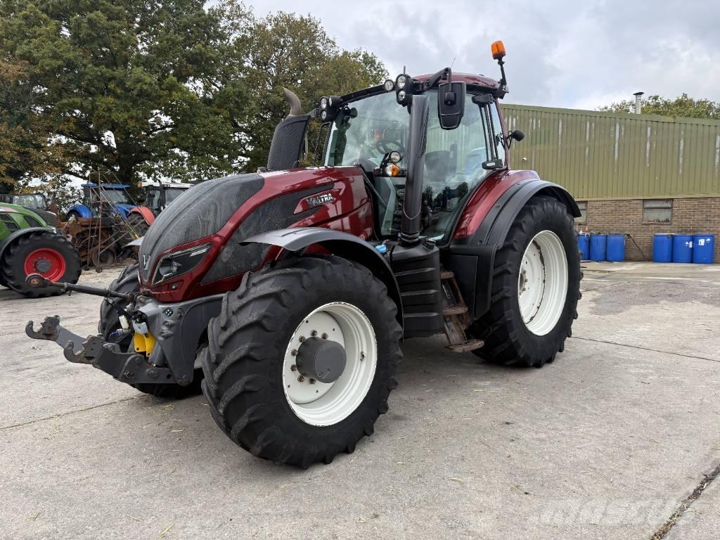 Valtra T174 Versu Traktori