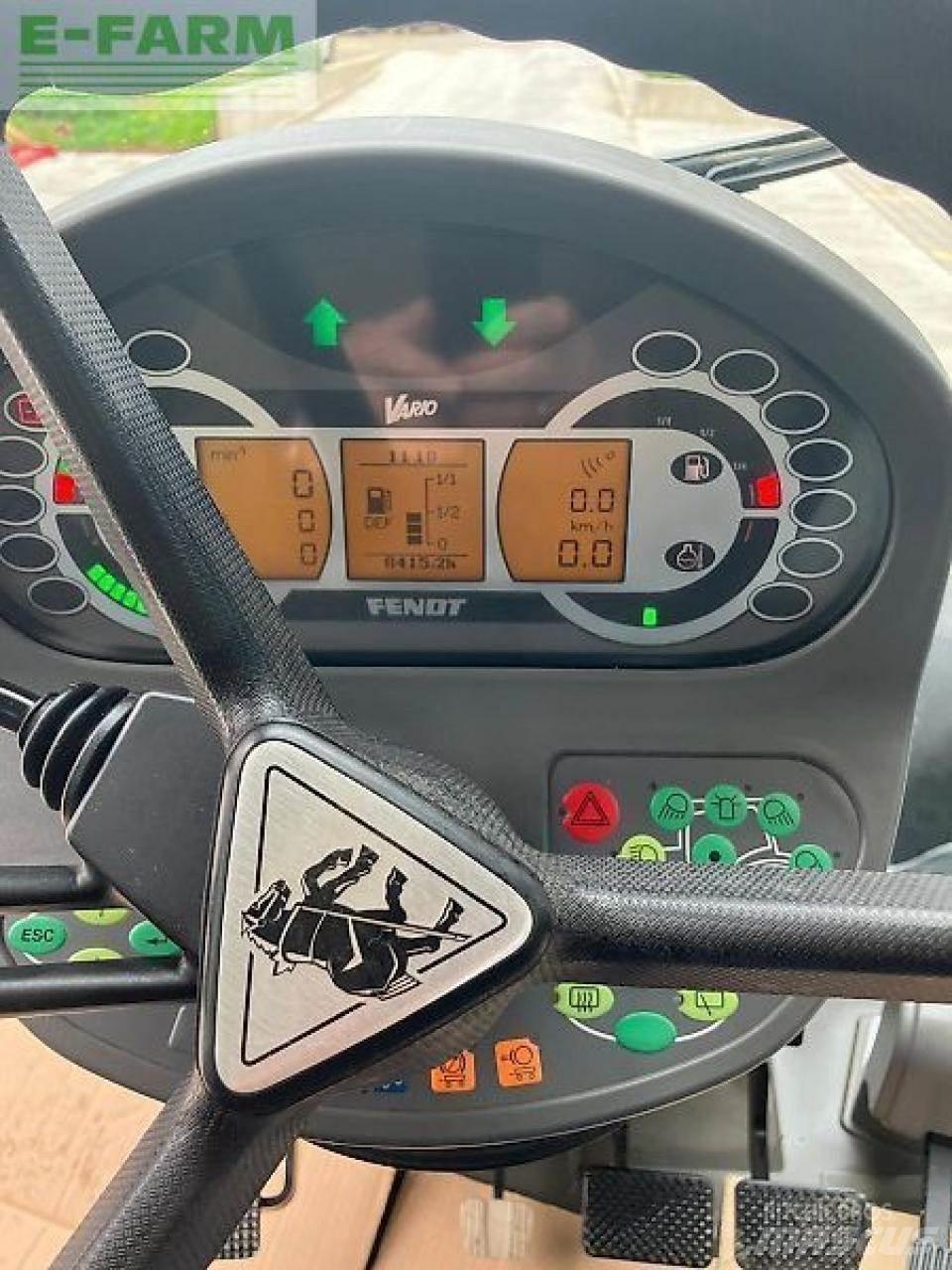 Fendt 724 vario Traktori