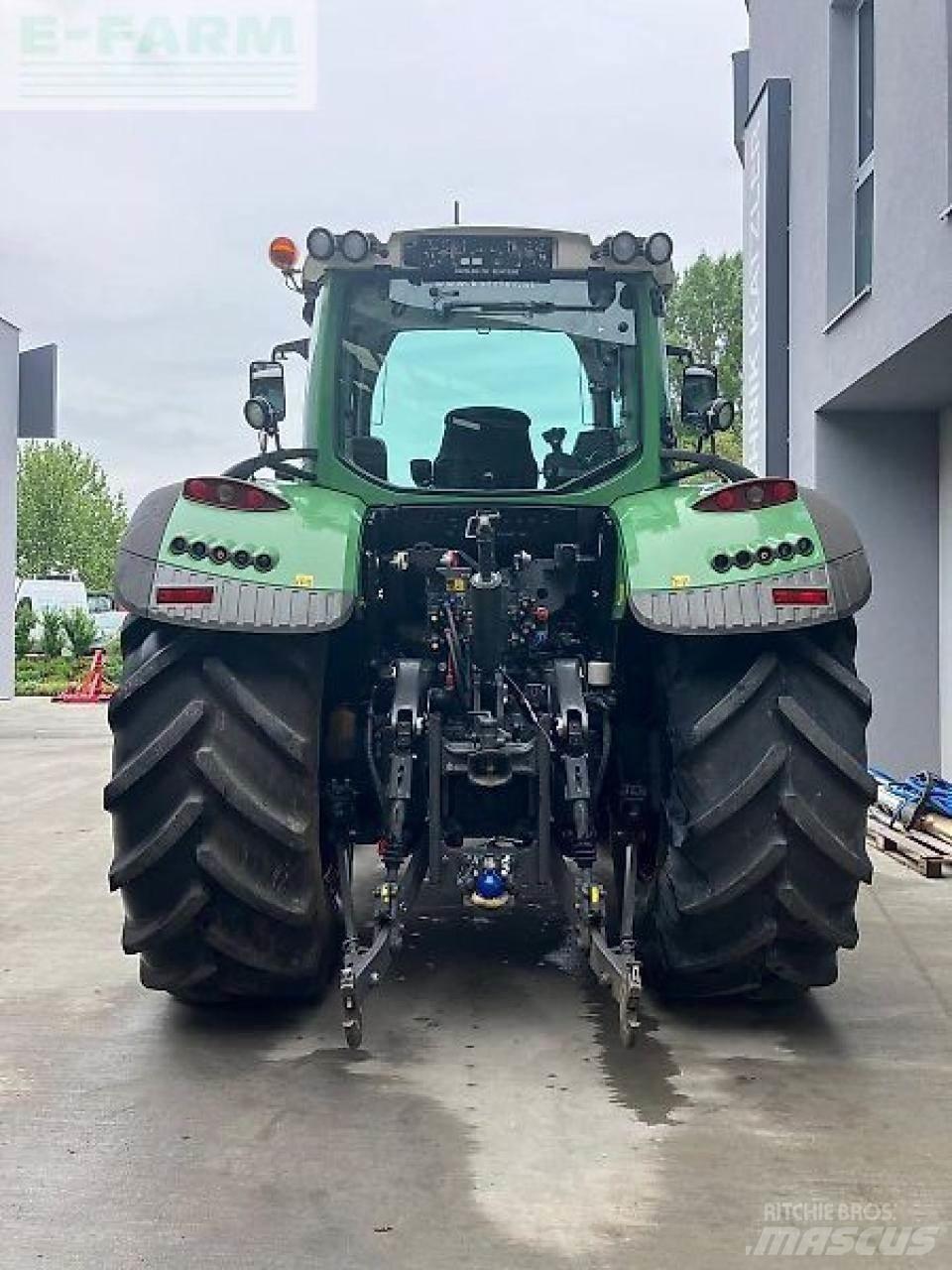 Fendt 724 vario Traktori