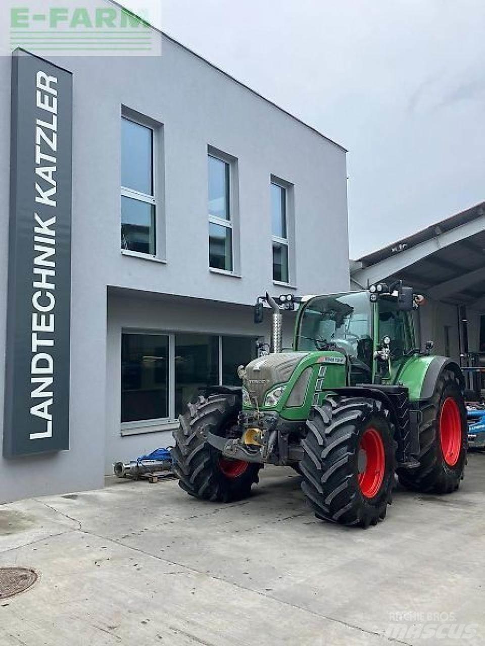 Fendt 724 vario Traktori