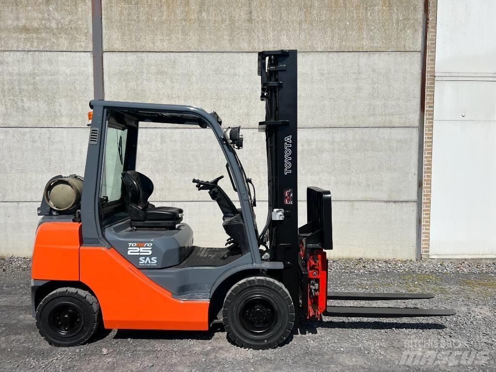 Toyota 02-8FGF25 Plinski viljuškari