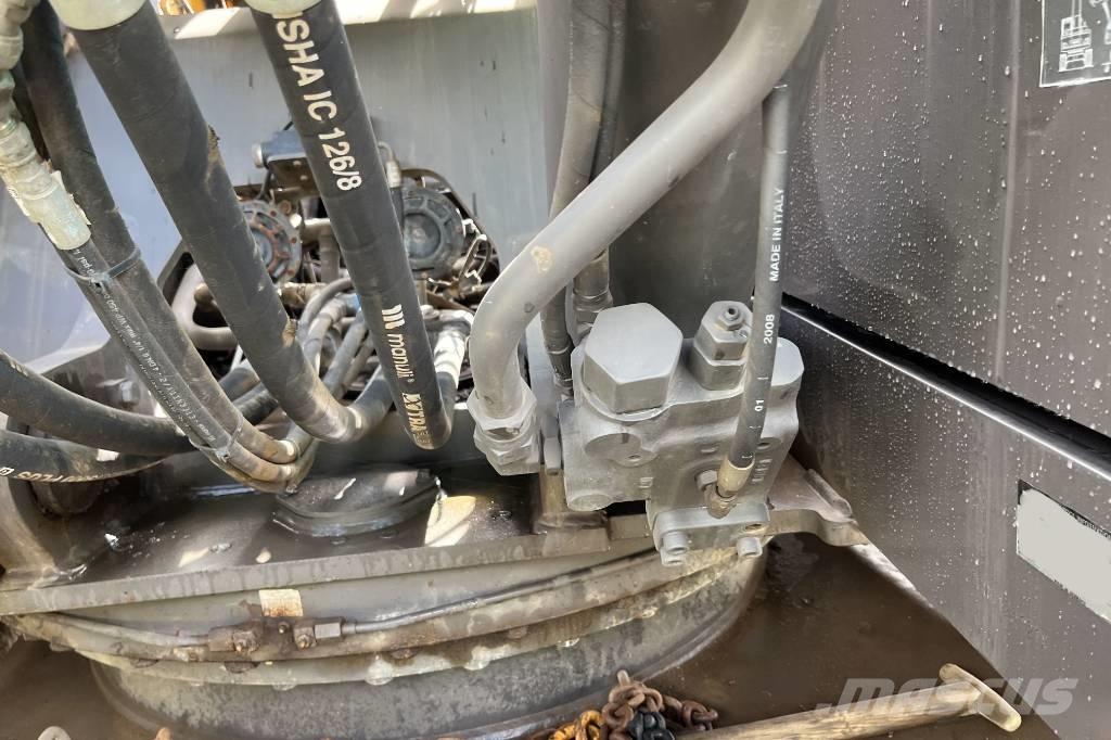 Volvo EC 240 C L Bageri guseničari