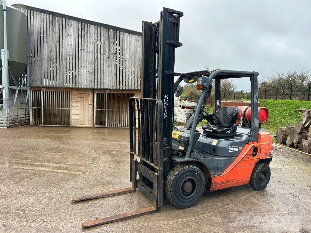 Toyota Tonero Plinski viljuškari