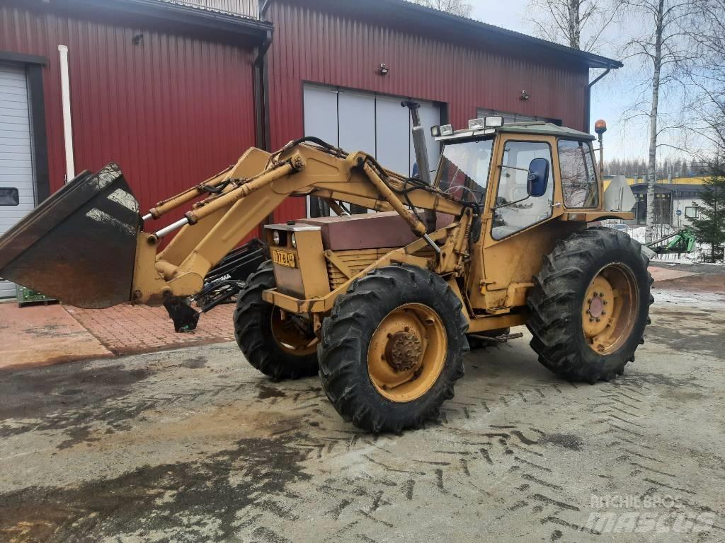 Valmet 702S 4 veto Traktori
