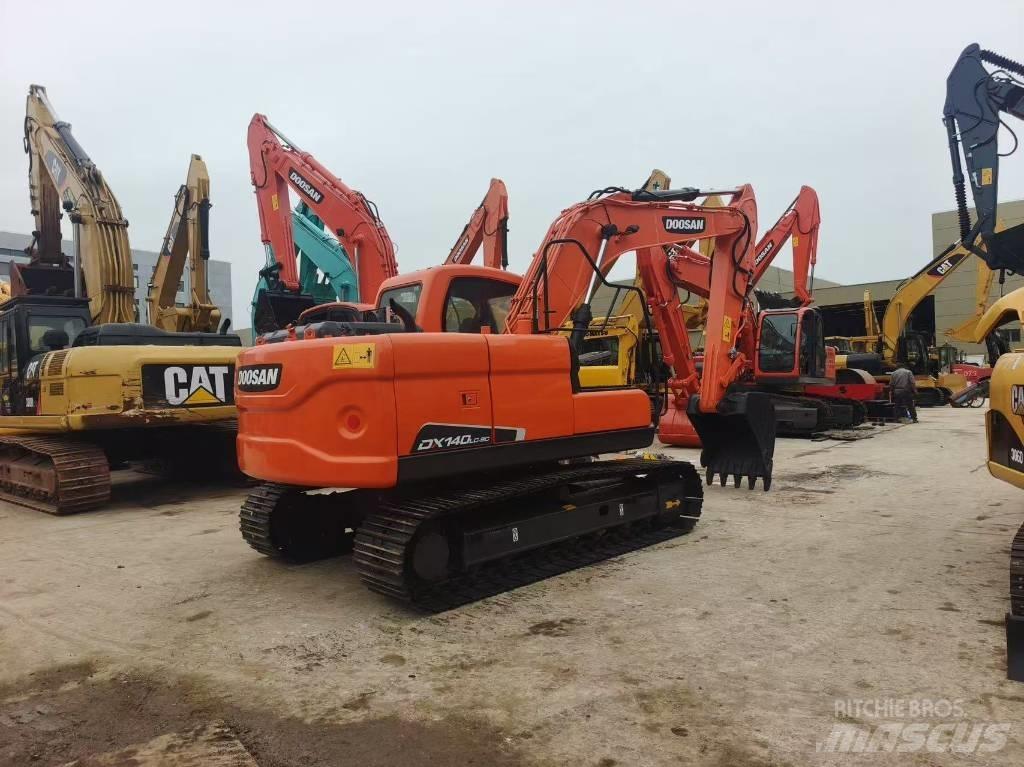 Doosan DX 140 Bageri guseničari