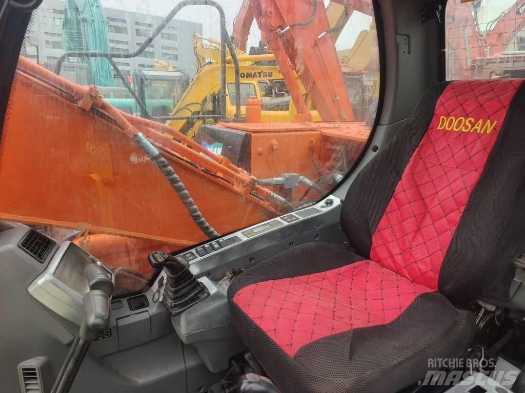Doosan DX 140 Bageri guseničari