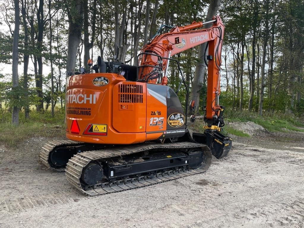 Hitachi ZX 135 US-7 Bageri guseničari