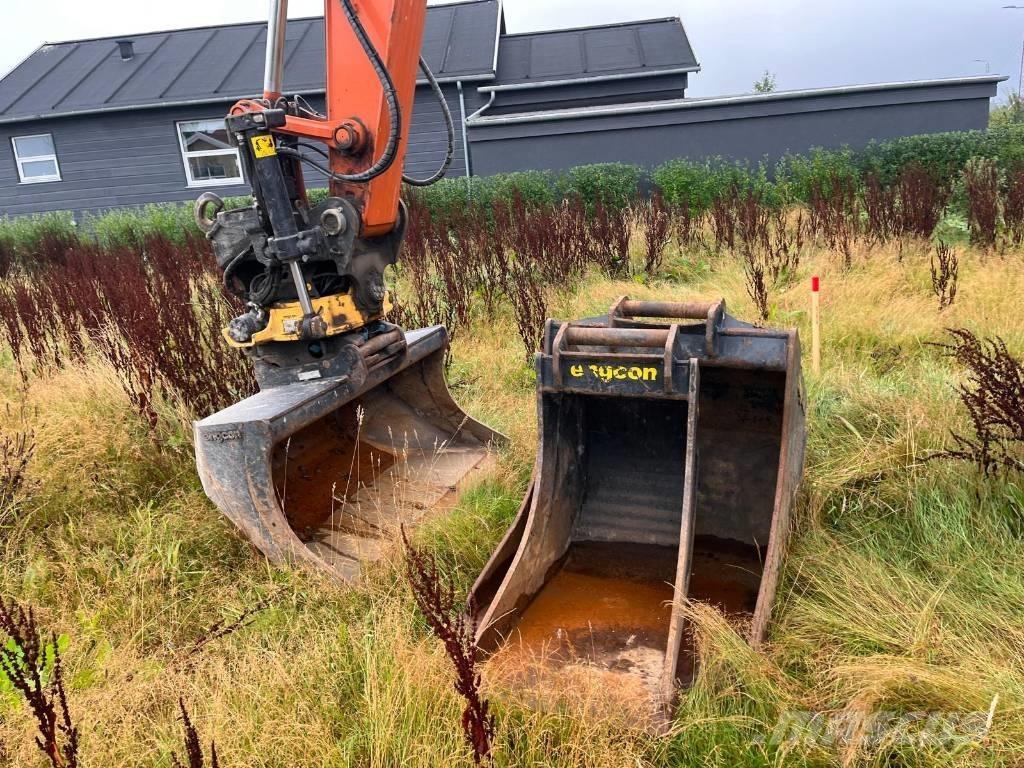 Hitachi ZX 135 US-7 Bageri guseničari