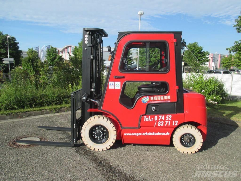 EP EFL 252 Električni viljuškari