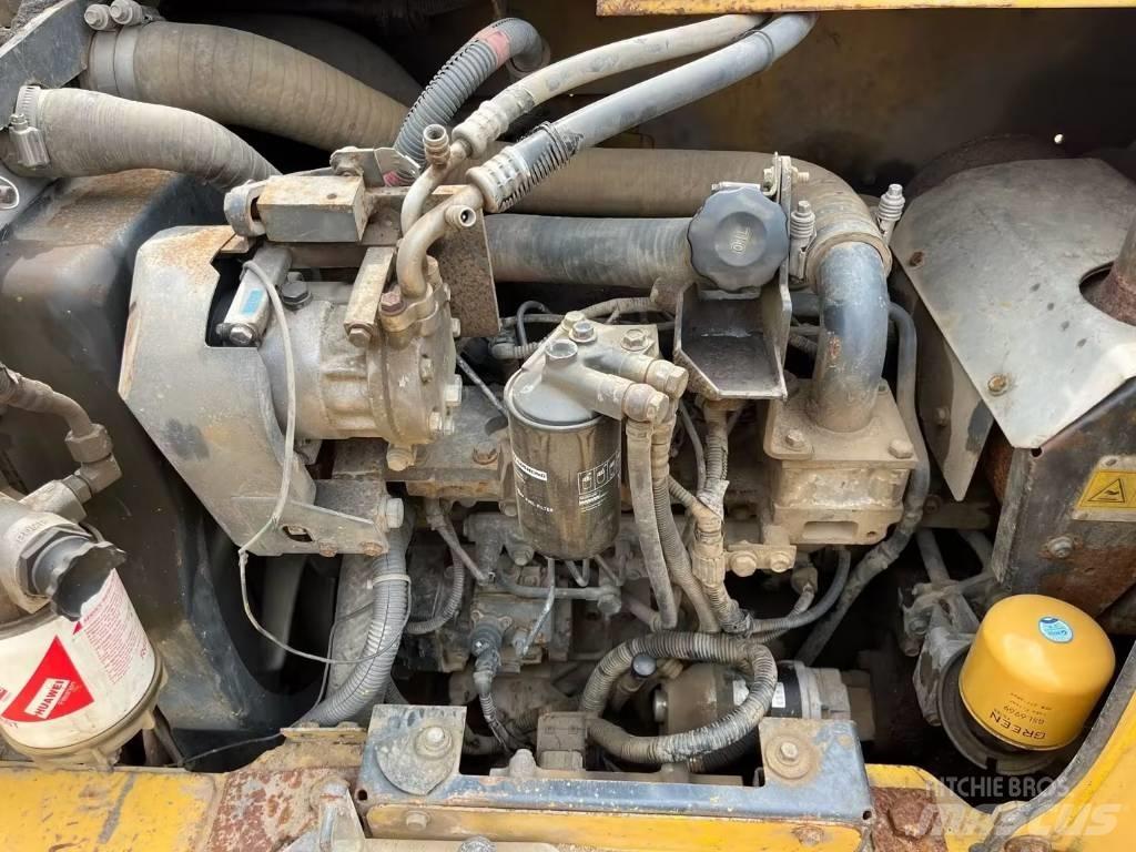 Komatsu PC70-8加长臂 Bageri guseničari
