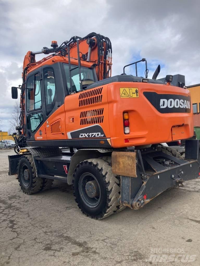 Doosan DX 170 W Bageri točkaši