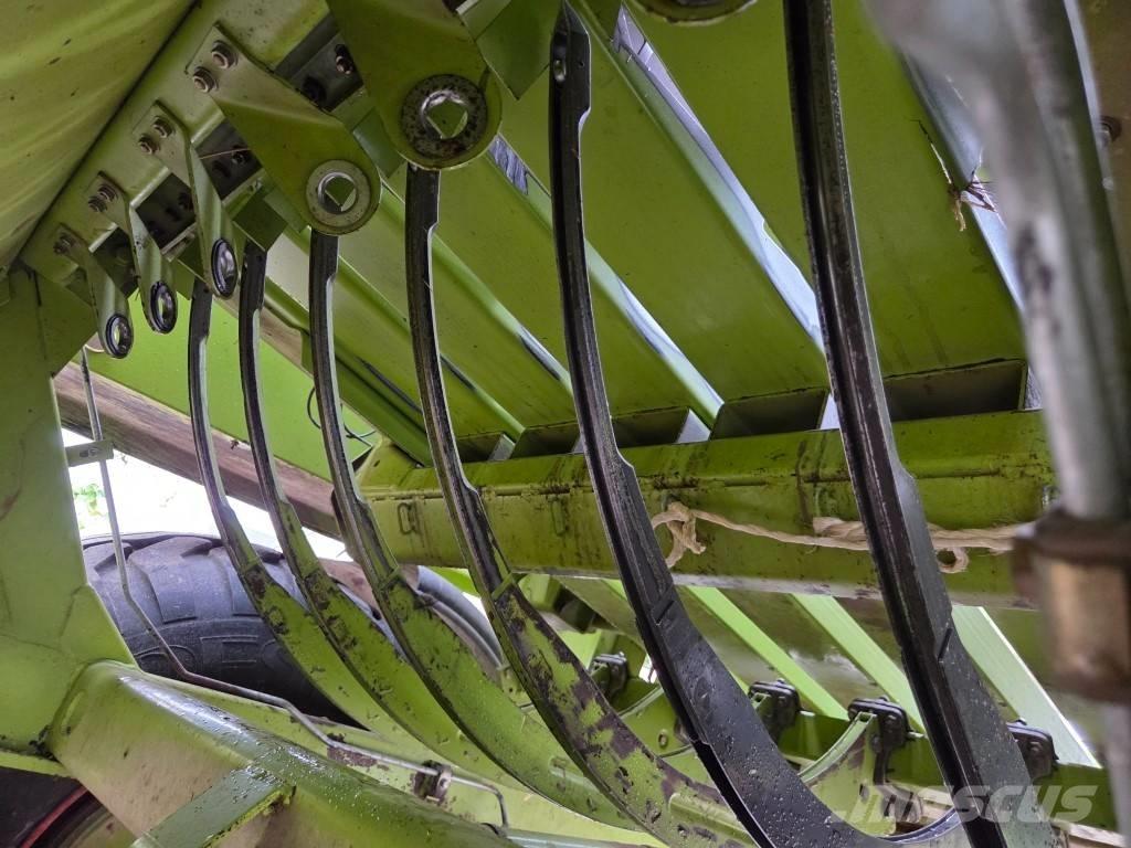 CLAAS Quandrant 2200 Prese/balirke za četvrtaste bale