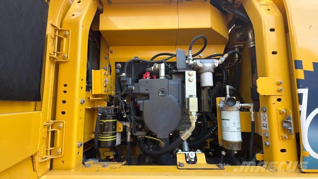 Komatsu HB 215 LC-3 Bageri guseničari