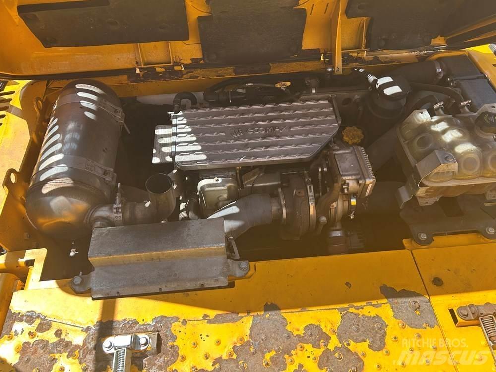 JCB JS20MH Bageri točkaši