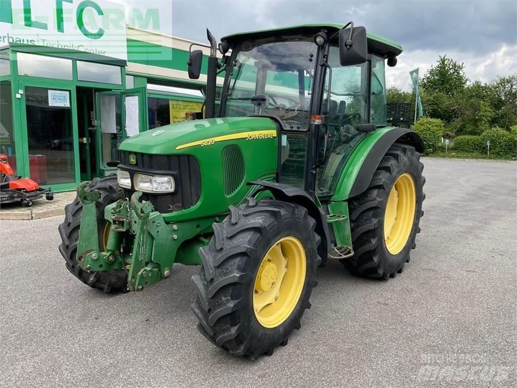 John Deere 5820 Traktori