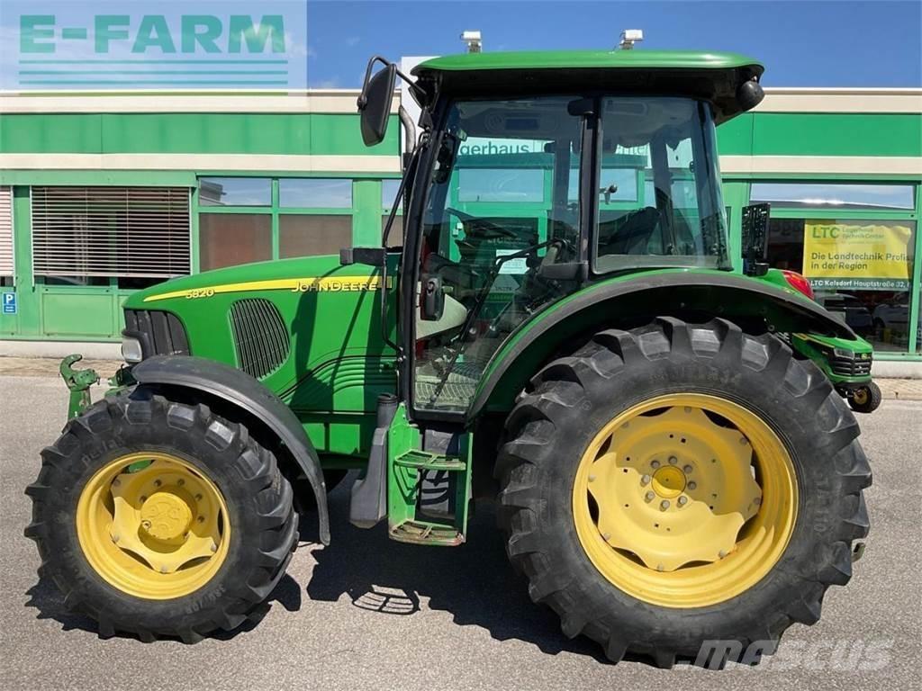 John Deere 5820 Traktori