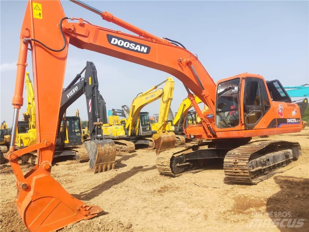 Doosan DH 225 LC-7 Bageri guseničari